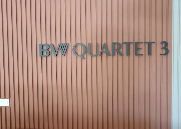 Waterfront Shine Quartet 3 Apartman