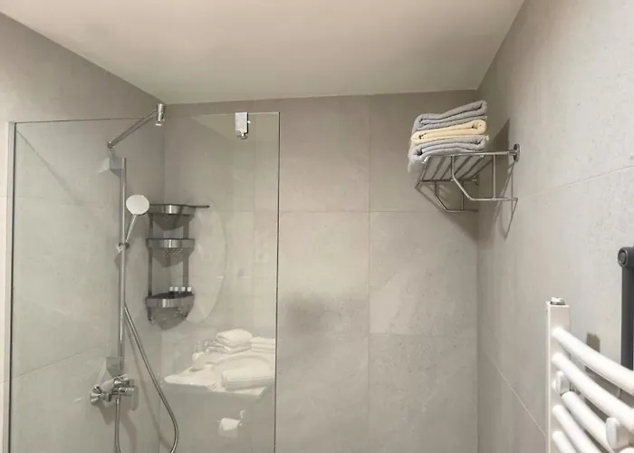 Waterfront Shine Quartet 3 Apartman *