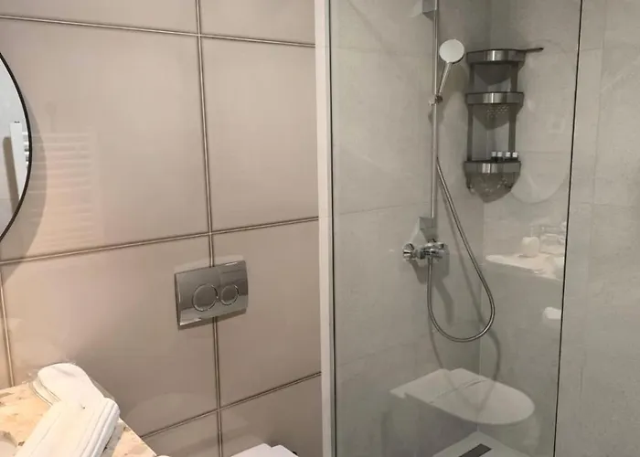 Waterfront Shine Quartet 3 Apartman Belgrád